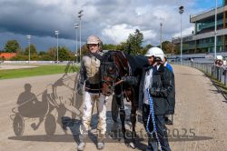 Dateiname=20250914_r05_131_CR5_0203.jpg
Dateigröße=342KB
Abmessungen: 1000x667
hinzugefügt am: 15. September 2025 20250914_r05_131_CR5_0203.jpg